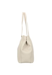 Sac seau en cuir beige clair avec des coutures contrastantes, base arrondie et deux longues sangles plates. Fini simple et texturé.