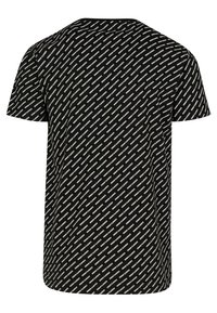 Schwarzes T-Shirt mit einem sich wiederholenden weißen Textmuster. Kurzärmlig, Rundhalsausschnitt und eine lockere Passform mit glatter Stofftextur.