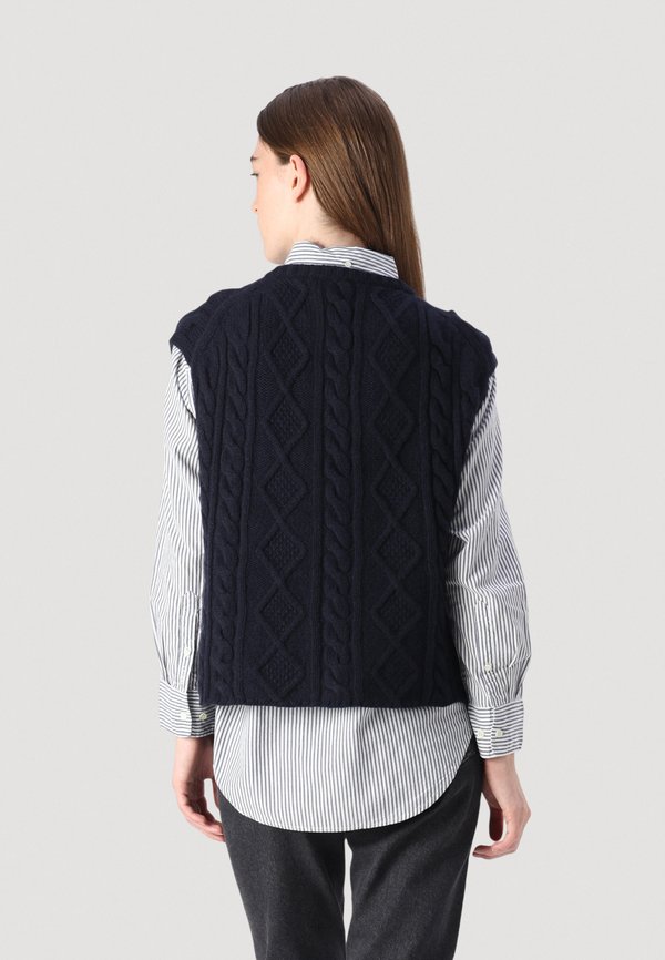 ARAN CABLE OVERSIZE TANK - Jumper3