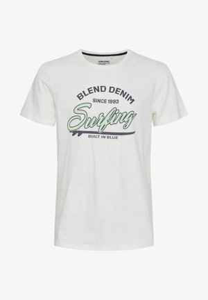 Witte T-shirt met korte mouwen, gemaakt van katoen, met de teksten "Blend Denim Sinds 1993" en "Surfen" in blauw en groen.