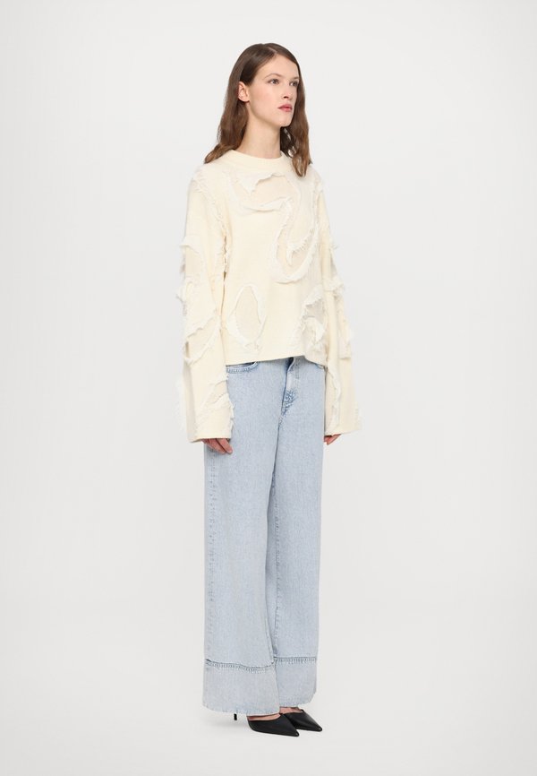 DISTRESSED EMBLEM CREW - Jumper - ecru3