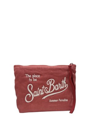 Sacchetto di tessuto rosso con scritta bianca "The place to be Saint Barth Summer Paradise" e cerniera sul lato destro.