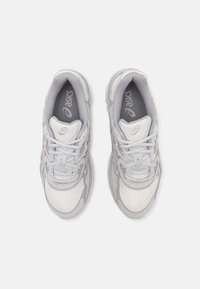 ASICS SportStyle GEL-NYC UNISEX - Sapatilhas - cream/cloud grey