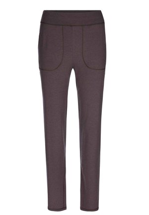 Donkergrijze, slim-fit broek met een gladde textuur, voorzien van twee voorzakken en contrasterende stiksels langs de naden. Elastische tailleband.
