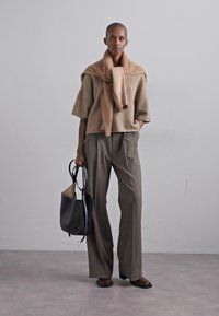 Ree Projects HELENE HOBO - Käekott - black