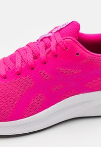 ASICS PATRIOT 13 - Scarpe da corsa su strada - pink glow/bold magenta