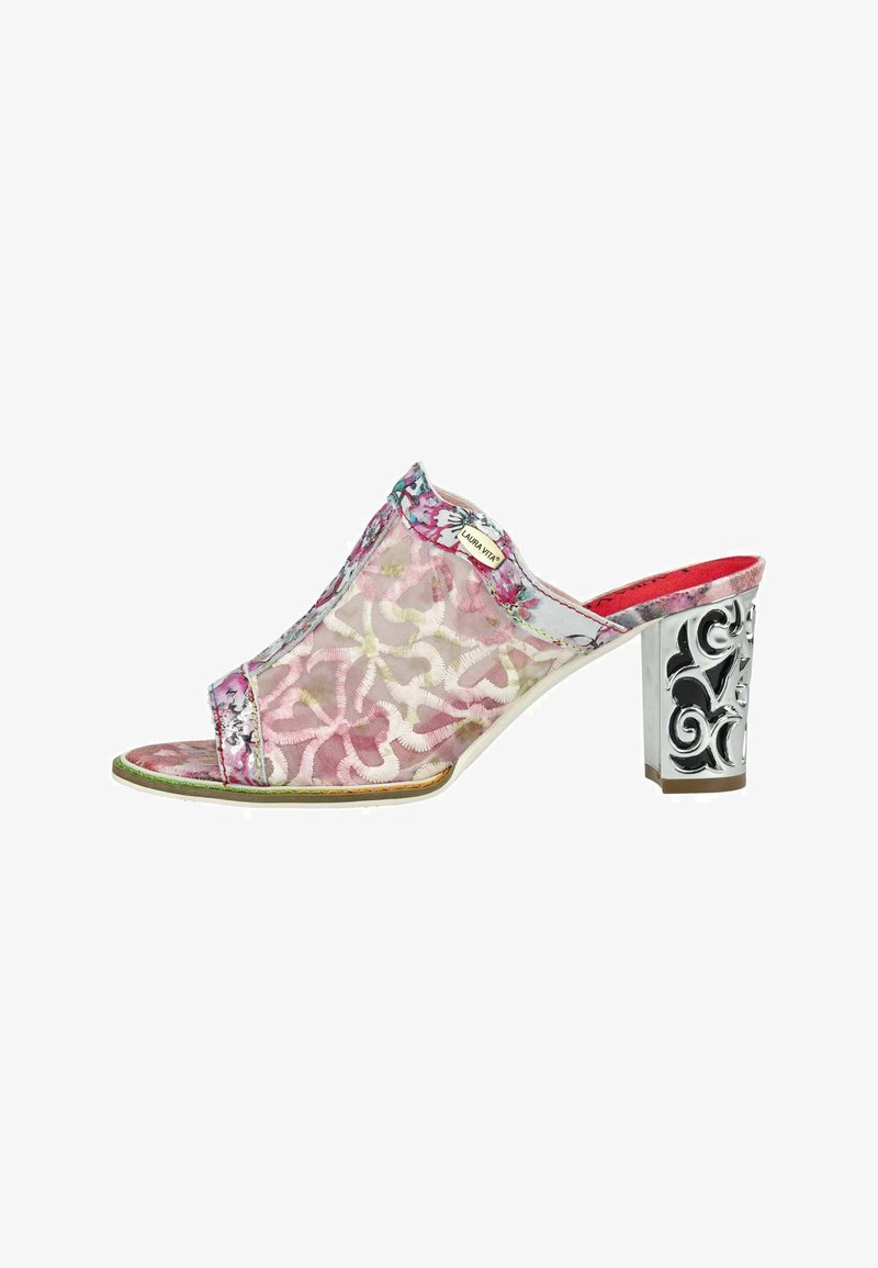 Mule à talon pour femme à bout ouvert, avec dessus en maille florale rose et talon bloc argenté orné de motifs en spirale noirs.