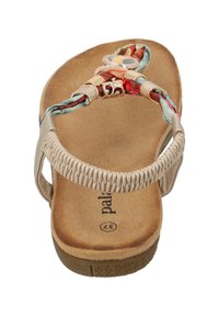 Sandali beige con cinturini intrecciati, caratterizzati da accenti intrecciati colorati e una soletta imbottita. Suola piatta con un pattern di presa testurizzato.