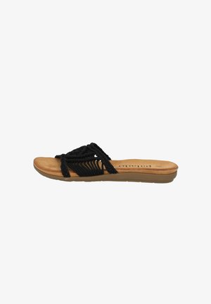 Sandalia de deslizar negra trenzada con una correa texturizada y plantilla suave de color natural. Suela flexible color tostado para mayor comodidad y agarre.