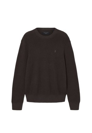 Maglione a girocollo in maglia di colore marrone scuro, con maniche lunghe, polsini e orlo a coste, e un logo discreto sul lato sinistro del petto.