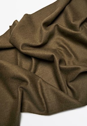 Mjuk, medelvikts tyg i en mörk olivgrön nyans, med en slät, strukturerad yta och mjuka draperingar och veck.