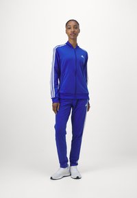 adidas Sportswear ESSENTIALS 3-STRIPES - Treniņtērps - semi lucid blue/white