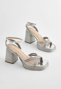Next FOREVER COMFORT JEWEL BLING  REGULAR FIT - Sandalen met hoge hak - silver