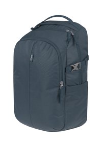 Zaino blu scuro realizzato in un tessuto resistente, con design ergonomico, tasca laterale, maniglia superiore e scomparti con cerniera per un'organizzazione ottimale.