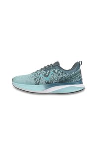 Scarpa atletica azzurro chiaro con una parte superiore in maglia testurizzata, dettagli grigio scuro, suola liscia e un design a onda distintivo sul lato.