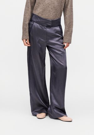 ELMS HIGH SHINE BLEND - Pantalones - ebony