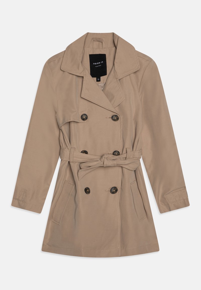 Name it NKFMADELIN - Trench - savannah tan