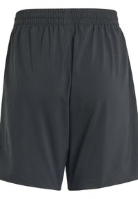 Pantalones cortos deportivos gris oscuro con cintura elástica, tejido suave, corte a la rodilla y sin bolsillos visibles ni adornos.