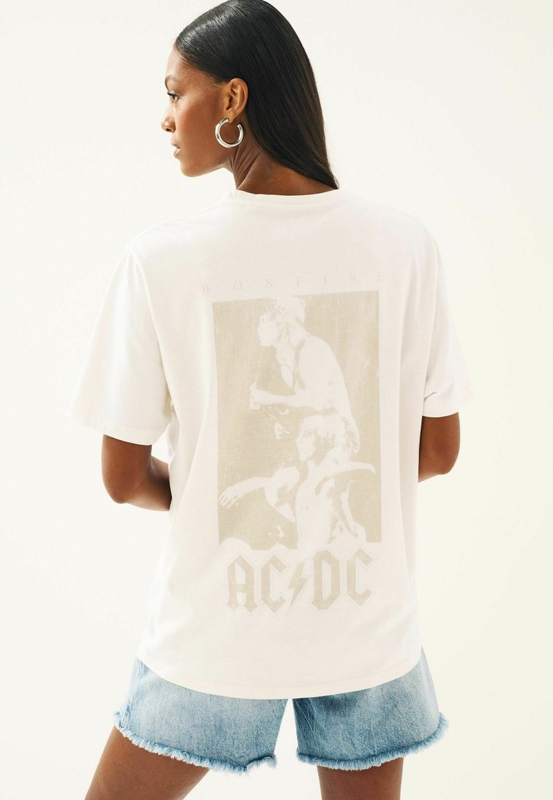 Next ACDC LICENSE BAND T-SHIRT - T-Shirt print - ecru cream/beige ...
