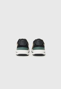 Tommy Hilfiger RETRO RUNNER MIX - Sportbačiai - army green