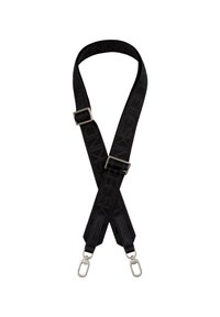 Musta kangasranneke, jossa on kohokuvioitu logokuvio, hopeanväriset metalliosat, säädettävät soljet ja metalliklipsit kummassakin päässä.