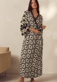 Next Peignoir - monochrome geo