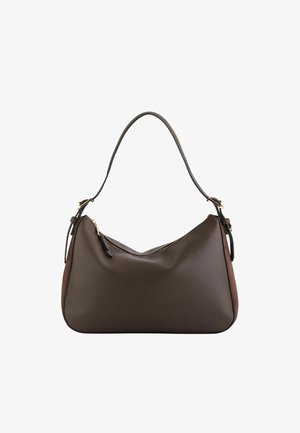 Braune Leder-Schultertasche mit einer weichen, strukturierten Oberfläche, einer geschwungenen Form und einem einzelnen Riemen mit goldfarbener Hardware-Akzenten.