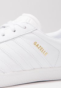 adidas Originals GAZELLE UNISEX - Sapatilhas - footwear white