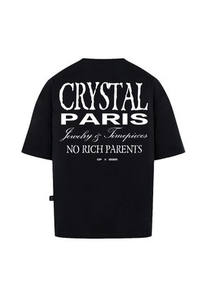 Zwarte t-shirt met korte mouwen met op de achterkant witte tekst: "CRYSTAL PARIS Jewelry & Timepieces No Rich Parents" met een merklogo.