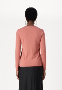 Calvin Klein COMFORT CREW-NECK - Džemperis - mineralize