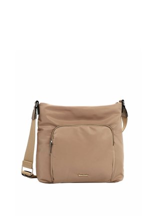 Beige nylon schoudertas met een ritsvak aan de voorkant, verstelbare riem en subtiel logodetail in goud. Gladde textuur, modern ontwerp.