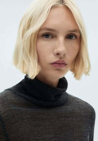 Mango Pulover - mottled dark grey