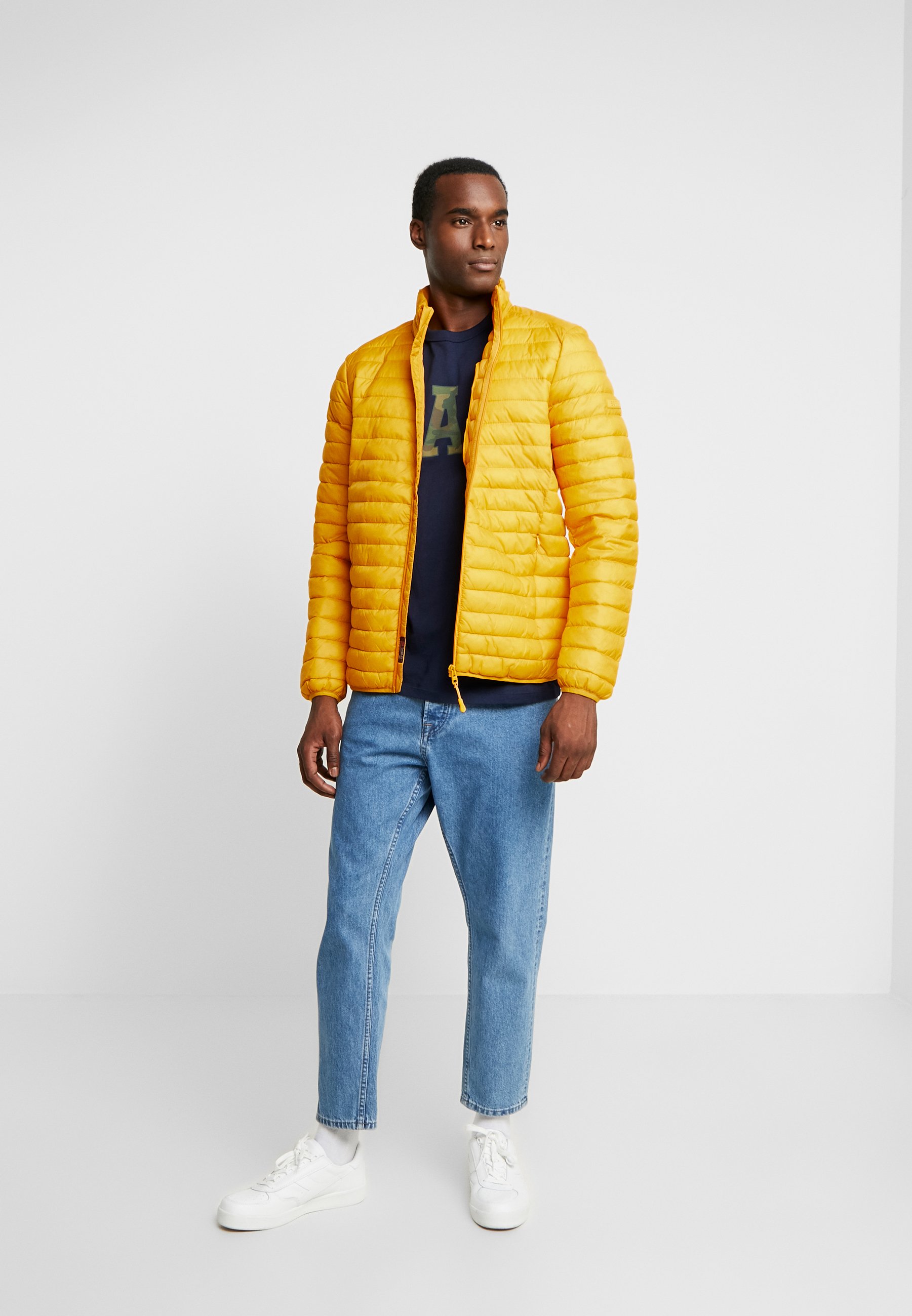 Esprit THINSULATE Lett jakke dusty yellow Zalando.no Esprit THINSULATE Lett jakke dusty yellow Zalando.no
