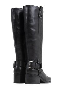 Bottes en cuir noir montantes avec une finition lisse, rehaussées d'une boucle et d'un détail de sangle au niveau de la cheville et d'un talon empilé.