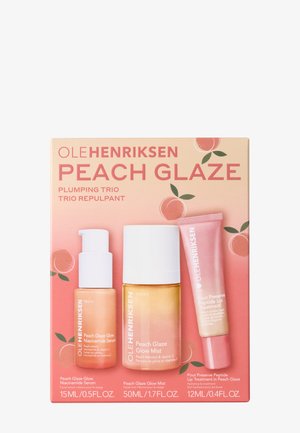 PEACH GLAZE PLUMPING TRIO SET - Skincare set - -