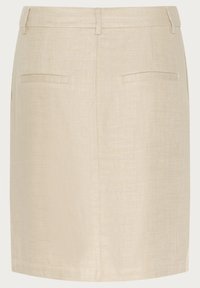 Falda beige ajustada hecha de tejido texturizado. Presenta una silueta recta, dos bolsillos traseros y un acabado con un suave brillo.