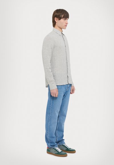 J.LINDEBERG SLIM MELANGE - Camisa - oil green