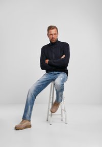 Brandit TROYER - Pulover - blue