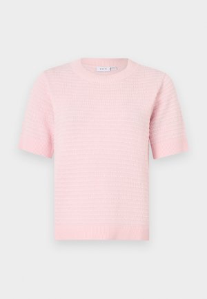 Haut en maille rose clair avec manches courtes, encolure ronde et bordures côtelées. Présente un motif texturé sur tout le tissu.