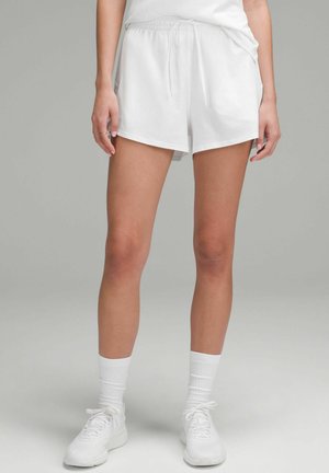 lululemon COURT RIVAL HIGH-RISE SHORT 8CM - Korte sportsbukser - white white