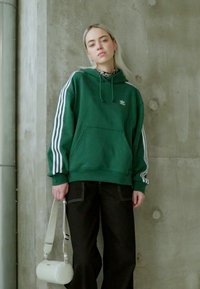 adidas Originals CLASSICS OVERSIZED HOODIE - Sweatshirt - dark green