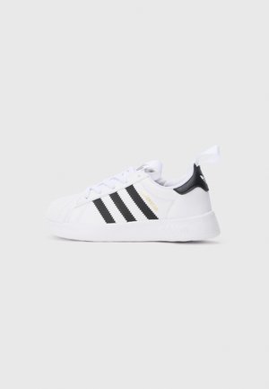 ADIFOM SUPERSTAR 360 UNISEX - Matalavartiset tennarit - white/core black/gold-coloured