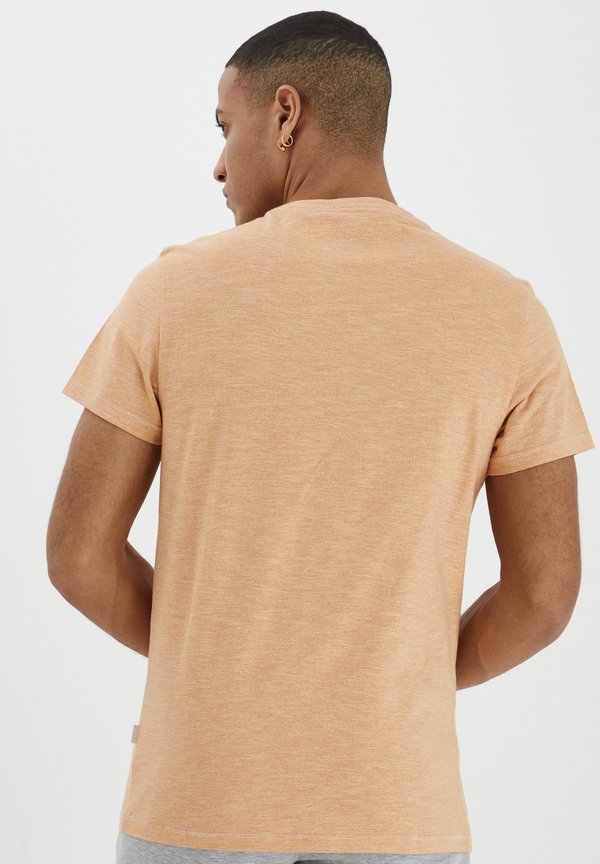 BHMuddy - Basic T-shirt - muskmelon2