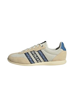 adidas Sportswear, BARREDA LO SHOES - Sneakers basse - ivory   core black   warm vanilla