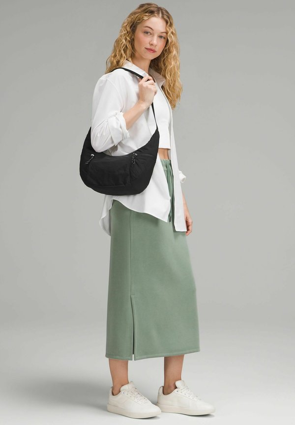 SLOUCHY SLING - Umhängetasche