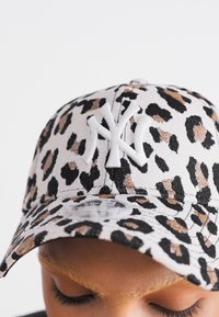 New Era FEMALE LEOPARD 9FORTY® - Kšiltovka - black