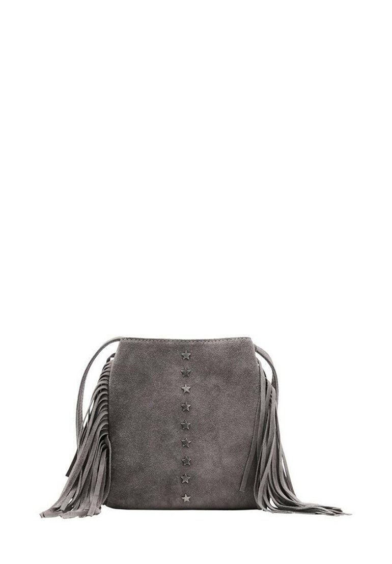 Borsa a tracolla in suede grigia con stelle verticali sul frontale, dettagli in frange sui lati e chiusura con cordoncino.
