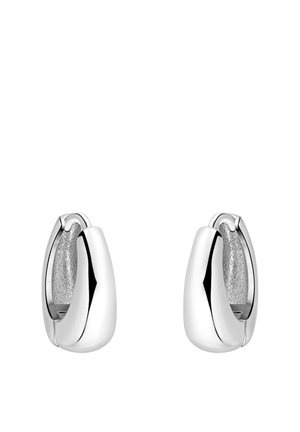 Polerede små sølv hoops med et glat, afrundet design og hængslet lukning, vist på en hvid baggrund.