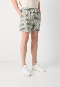 Les Deux TAPESTRY - Rövidnadrágok - ivory/light jade green