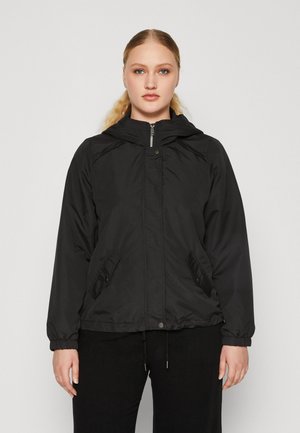 Μαύρο μπουφάν αδιάβροχο με φερμουάρ και κουμπιά, ρυθμιζόμενη κουκούλα και πλαϊνές τσέπες. Διαθέτει ελαστικές μανσέτες και κορδόνι στο στρίφωμα.